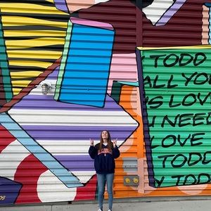 Meet your Posher, Lauren